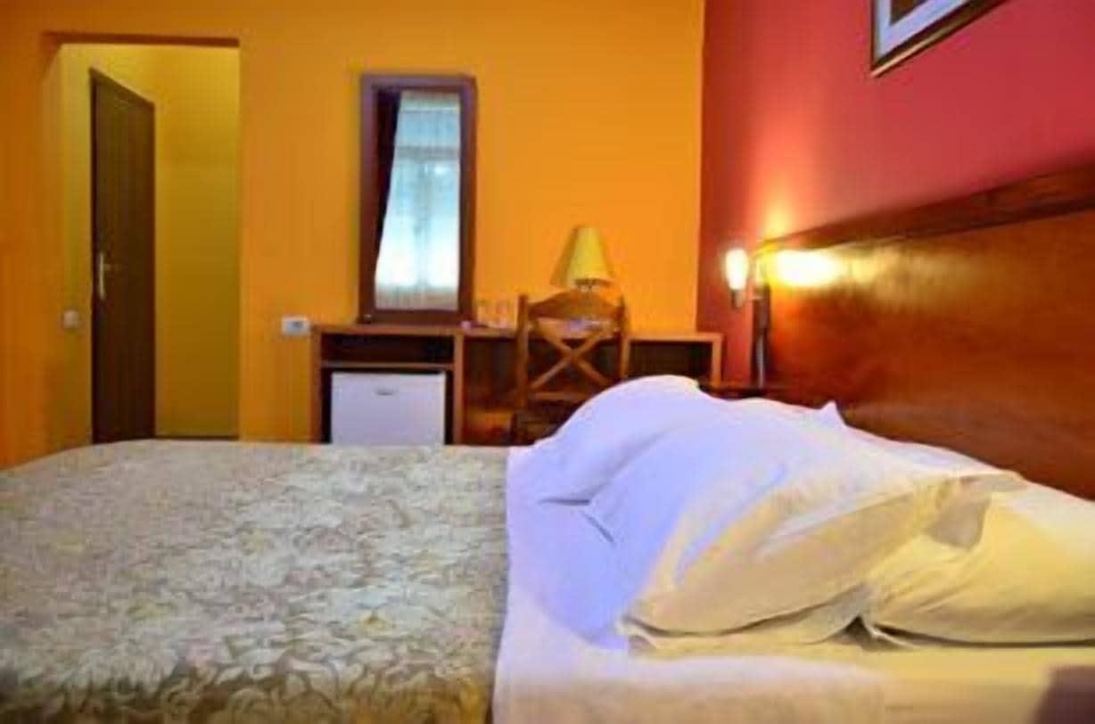 Hotel Nobel Тирана Экстерьер фото